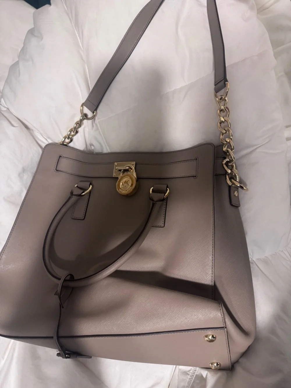 Michael Kors Taupe Leather Saffiano Tote with Gold Hardware and Matching Wallet - Picture 3 of 16